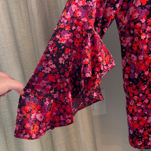 Vince Camuto Red and Purple Floral Blouse Large - Picture 3 of 5